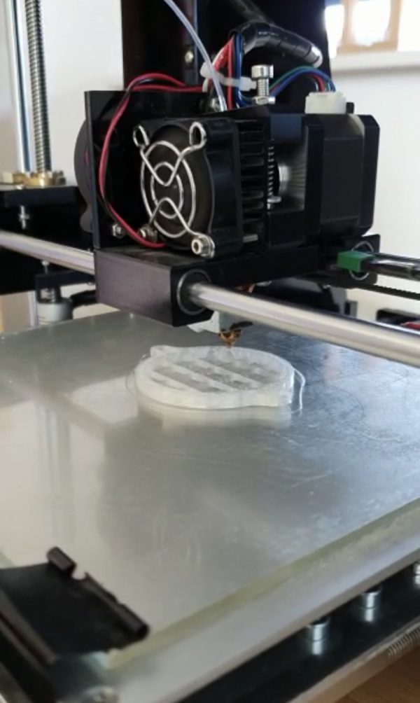 3D printing in progress voor de bescherming voor onze speakers in de Tellmies #hufterproof